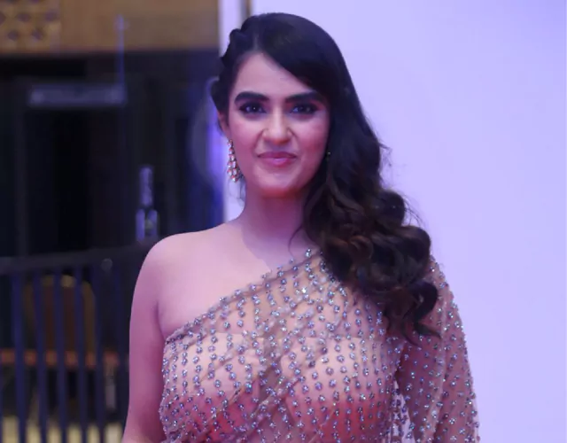 Kavya Thapar Pictures